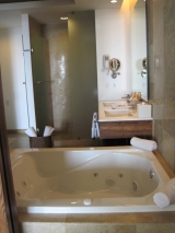 grand-bliss-jacuzzi.JPG