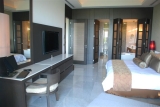 Master bedroom alternat view