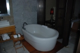 Luxxe bubble tub