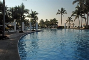 early-morning-mayan-palace-pool