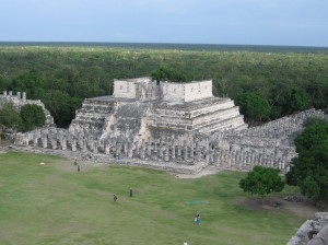 Chitzen Itza massive pyramid