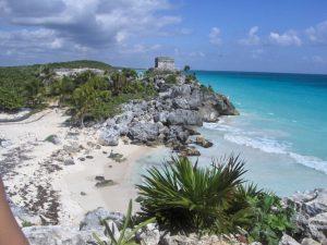 tulum mayan ruins on hte caribbean