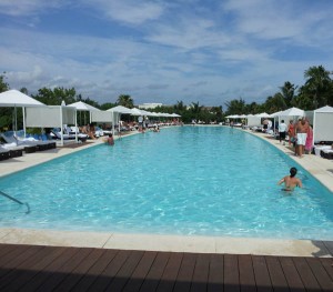 luxxe pool riviera maya